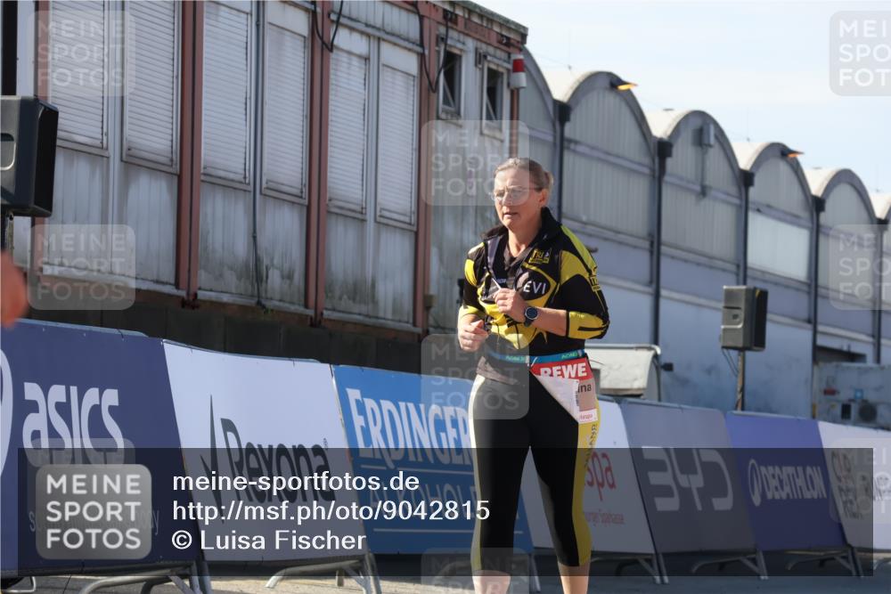 03.10.2025 - Köhlbrandbrückenlauf Luisa Fischer http://msf.ph/oto/9042815 03.10.2025 13:37:16 Ziel 5143, 5262, 5303, 5466, 5507, 5576, 6104, 6380, 6381, 6521 meine-sportfotos.de