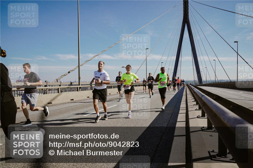 03.10.2025 - Köhlbrandbrückenlauf Michael Burmester http://msf.ph/oto/9042823 03.10.2025 12:24:13 Position 1  meine-sportfotos.de