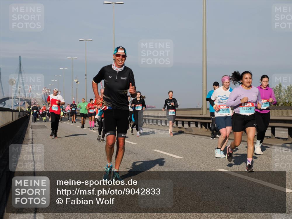 03.10.2025 - Köhlbrandbrückenlauf Fabian Wolf http://msf.ph/oto/9042833 03.10.2025 09:56:08 Position 3 3352, 1640, 1521 meine-sportfotos.de