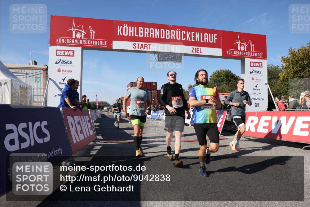 03.10.2025 - Köhlbrandbrückenlauf Lena Gebhardt http://msf.ph/oto/9042838 03.10.2025 12:59:15 Ziel 4164, 4226, 4371, 4441, 5967, 6036, 6154, 6329, 6390, 6391, 6478, 6484, 6493, 6609 meine-sportfotos.de