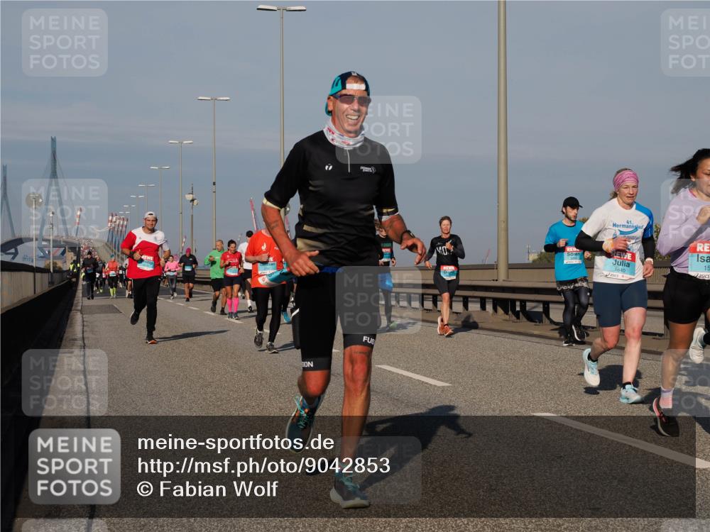03.10.2025 - Köhlbrandbrückenlauf Fabian Wolf http://msf.ph/oto/9042853 03.10.2025 09:56:09 Position 3 3394, 1640, 15 meine-sportfotos.de