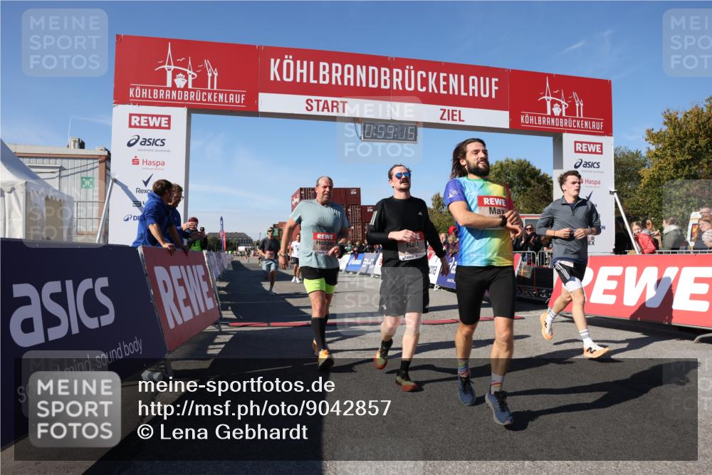 03.10.2025 - Köhlbrandbrückenlauf Lena Gebhardt http://msf.ph/oto/9042857 03.10.2025 12:59:16 Ziel 4108, 4164, 4226, 4371, 4441, 5967, 6036, 6154, 6329, 6390, 6391, 6478, 6484, 6493, 6609 meine-sportfotos.de