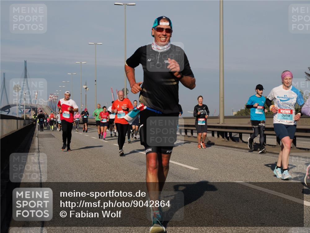 03.10.2025 - Köhlbrandbrückenlauf Fabian Wolf http://msf.ph/oto/9042864 03.10.2025 09:56:09 Position 3 50, 41, 1640 meine-sportfotos.de