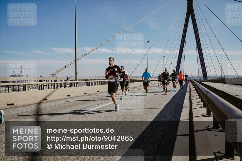 03.10.2025 - Köhlbrandbrückenlauf Michael Burmester http://msf.ph/oto/9042865 03.10.2025 12:24:16 Position 1  meine-sportfotos.de