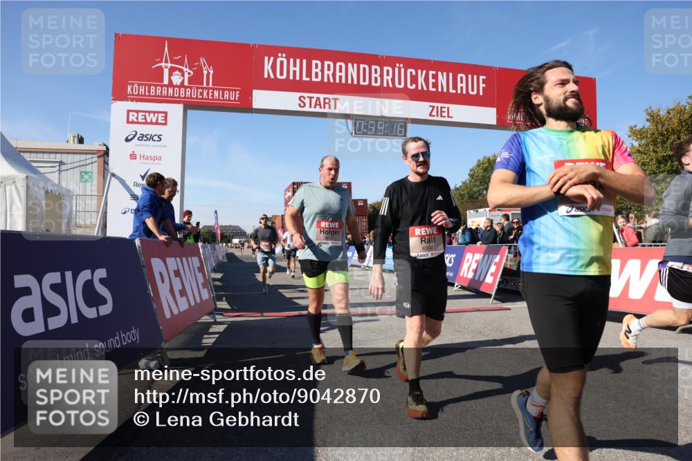 03.10.2025 - Köhlbrandbrückenlauf Lena Gebhardt http://msf.ph/oto/9042870 03.10.2025 12:59:16 Ziel 4108, 4164, 4226, 4371, 4441, 5967, 6036, 6154, 6329, 6390, 6391, 6478, 6484, 6493, 6609 meine-sportfotos.de