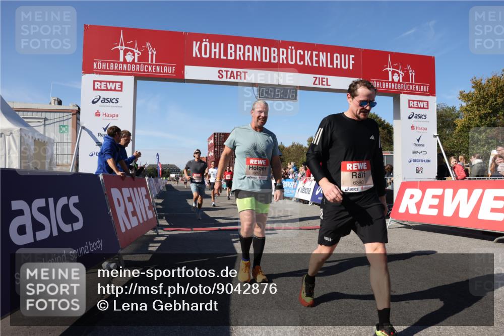 03.10.2025 - Köhlbrandbrückenlauf Lena Gebhardt http://msf.ph/oto/9042876 03.10.2025 12:59:16 Ziel 4108, 4164, 4226, 4371, 4441, 5967, 6036, 6154, 6329, 6390, 6391, 6478, 6484, 6493, 6609 meine-sportfotos.de