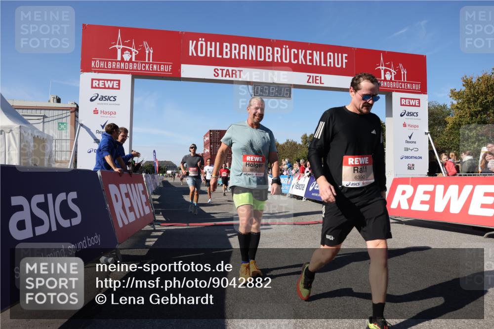 03.10.2025 - Köhlbrandbrückenlauf Lena Gebhardt http://msf.ph/oto/9042882 03.10.2025 12:59:16 Ziel 4108, 4164, 4226, 4371, 4441, 5967, 6036, 6154, 6329, 6390, 6391, 6478, 6484, 6493, 6609 meine-sportfotos.de