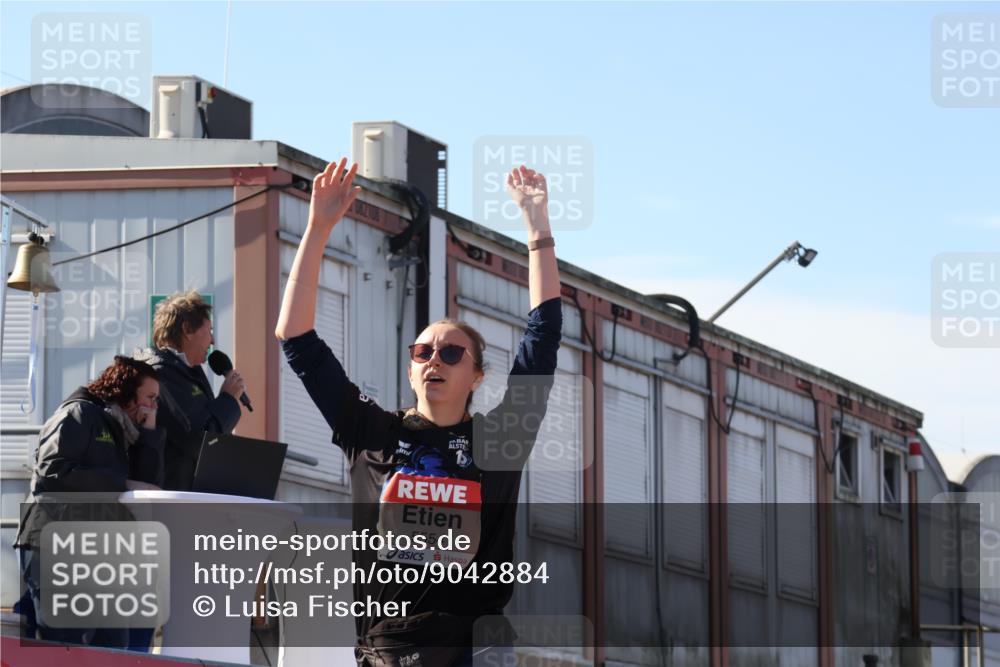 03.10.2025 - Köhlbrandbrückenlauf Luisa Fischer http://msf.ph/oto/9042884 03.10.2025 13:37:22 Ziel 5143, 5190, 5241, 5466, 5554, 5576, 6000, 6521 meine-sportfotos.de
