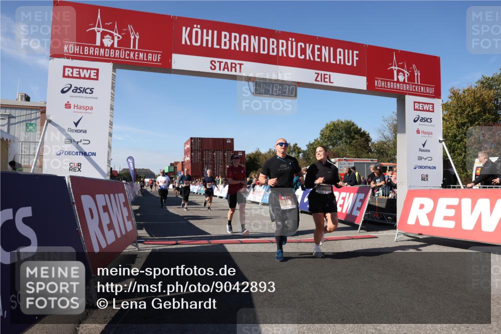 03.10.2025 - Köhlbrandbrückenlauf Lena Gebhardt http://msf.ph/oto/9042893 03.10.2025 13:18:31 Ziel 4154, 4280, 4341, 4560, 4760, 4796, 4819, 4826, 4882, 5178, 5192, 5379, 5440, 5722, 6084, 6700, 6758 meine-sportfotos.de