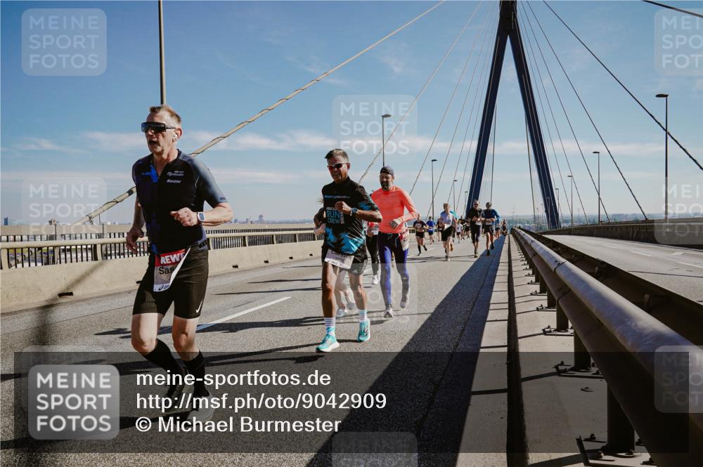 03.10.2025 - Köhlbrandbrückenlauf Michael Burmester http://msf.ph/oto/9042909 03.10.2025 12:24:19 Position 1  meine-sportfotos.de