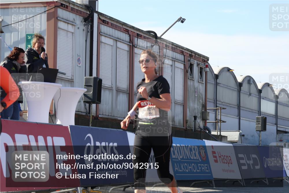 03.10.2025 - Köhlbrandbrückenlauf Luisa Fischer http://msf.ph/oto/9042915 03.10.2025 13:37:25 Ziel 5143, 5190, 5241, 5554, 6000, 6133 meine-sportfotos.de