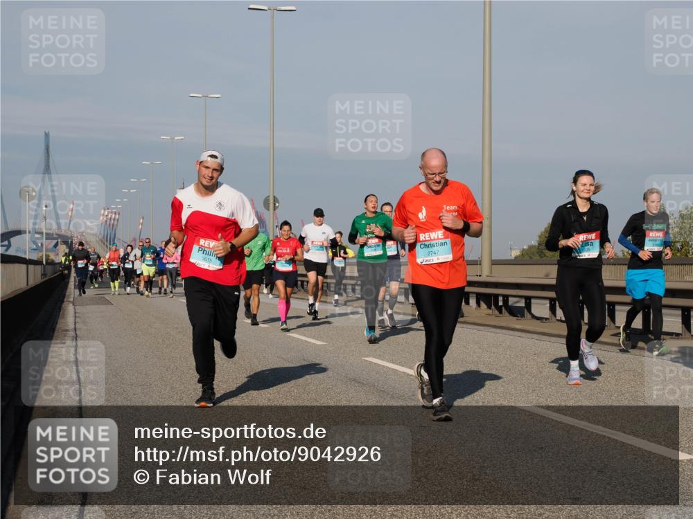03.10.2025 - Köhlbrandbrückenlauf Fabian Wolf http://msf.ph/oto/9042926 03.10.2025 09:56:12 Position 3 3615, 2747, 1829 meine-sportfotos.de