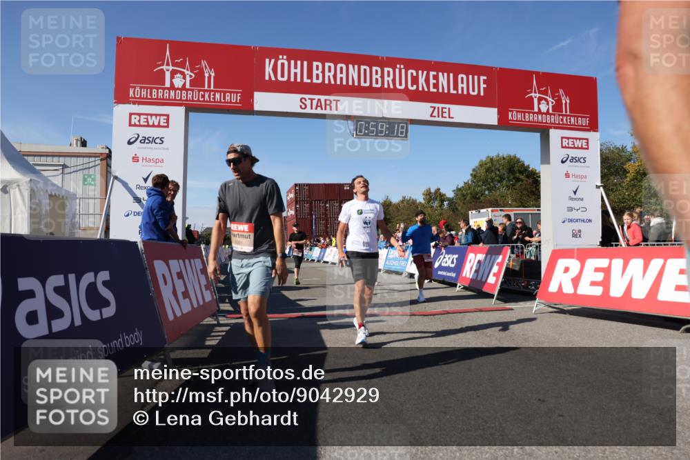 03.10.2025 - Köhlbrandbrückenlauf Lena Gebhardt http://msf.ph/oto/9042929 03.10.2025 12:59:19 Ziel 4108, 4164, 4226, 4371, 4441, 4940, 5967, 6036, 6154, 6390, 6391, 6478, 6484, 6493, 6609 meine-sportfotos.de