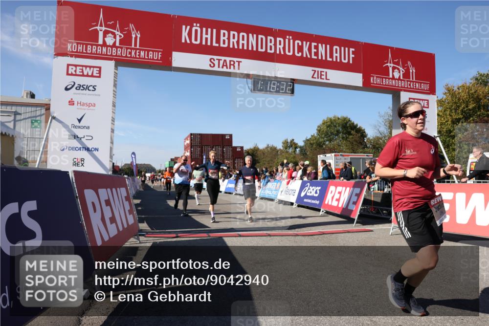 03.10.2025 - Köhlbrandbrückenlauf Lena Gebhardt http://msf.ph/oto/9042940 03.10.2025 13:18:33 Ziel 4154, 4280, 4341, 4560, 4606, 4760, 4796, 4819, 4826, 4882, 5178, 5192, 5722, 6084, 6700, 6758 meine-sportfotos.de