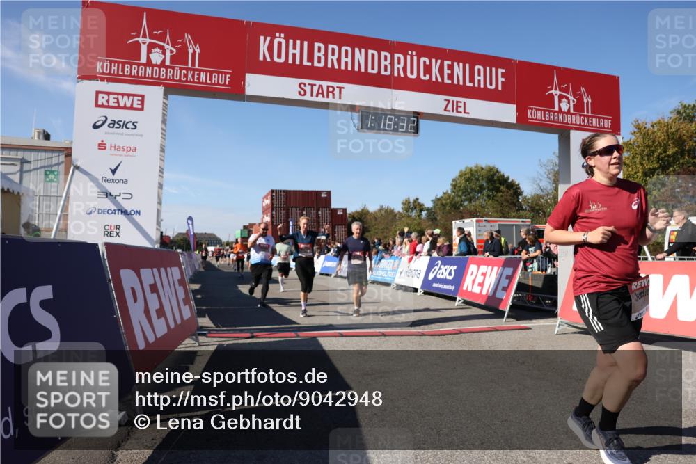 03.10.2025 - Köhlbrandbrückenlauf Lena Gebhardt http://msf.ph/oto/9042948 03.10.2025 13:18:33 Ziel 4154, 4280, 4341, 4560, 4606, 4760, 4796, 4819, 4826, 4882, 5178, 5192, 5722, 6084, 6700, 6758 meine-sportfotos.de