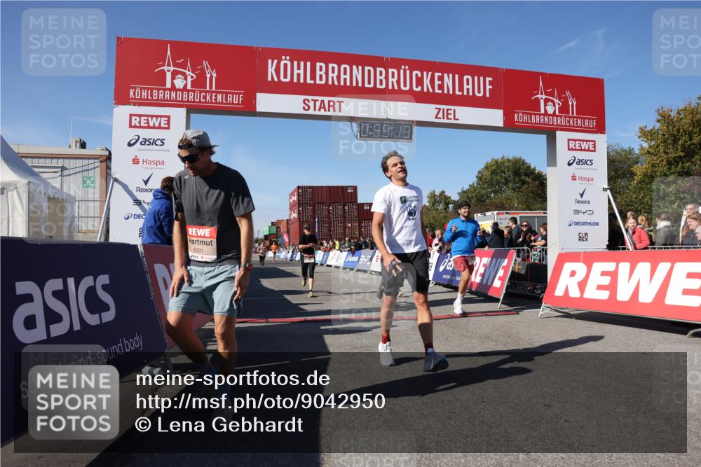 03.10.2025 - Köhlbrandbrückenlauf Lena Gebhardt http://msf.ph/oto/9042950 03.10.2025 12:59:19 Ziel 4108, 4164, 4226, 4371, 4441, 4940, 5967, 6036, 6154, 6390, 6391, 6478, 6484, 6493, 6609 meine-sportfotos.de