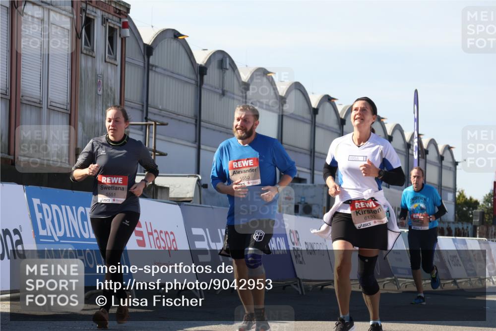 03.10.2025 - Köhlbrandbrückenlauf Luisa Fischer http://msf.ph/oto/9042953 03.10.2025 13:37:29 Ziel 5190, 5241, 5550, 5551, 5554, 6000, 6133 meine-sportfotos.de