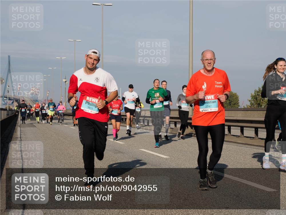 03.10.2025 - Köhlbrandbrückenlauf Fabian Wolf http://msf.ph/oto/9042955 03.10.2025 09:56:13 Position 3 3615, 3793, 2747 meine-sportfotos.de