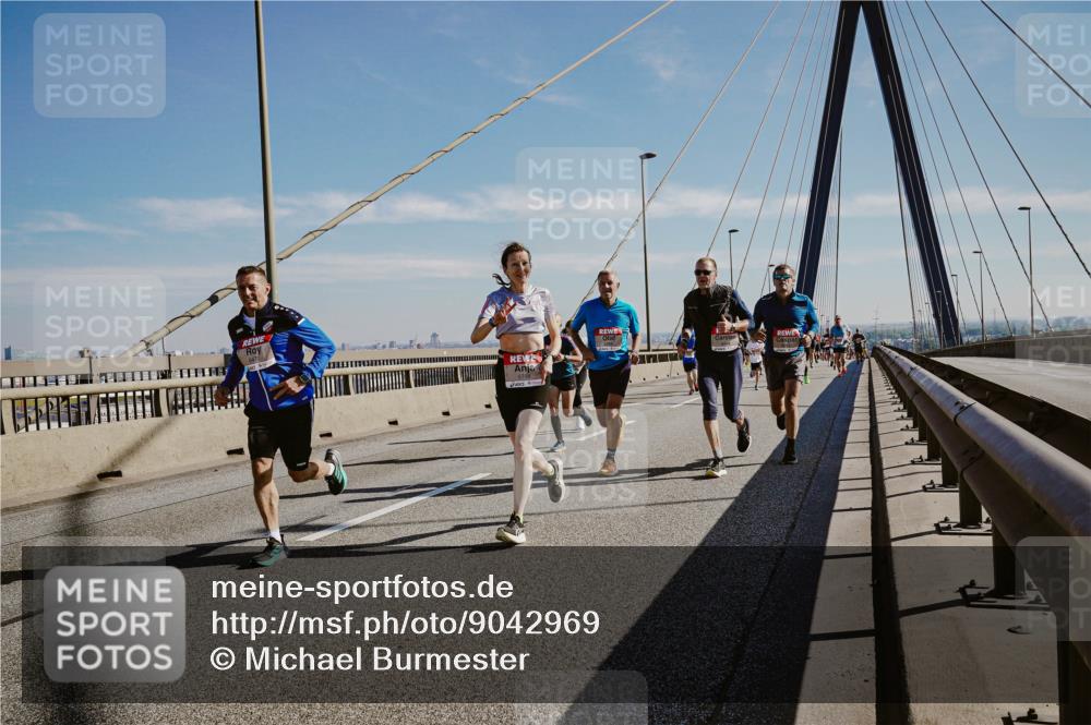 03.10.2025 - Köhlbrandbrückenlauf Michael Burmester http://msf.ph/oto/9042969 03.10.2025 12:24:22 Position 1  meine-sportfotos.de