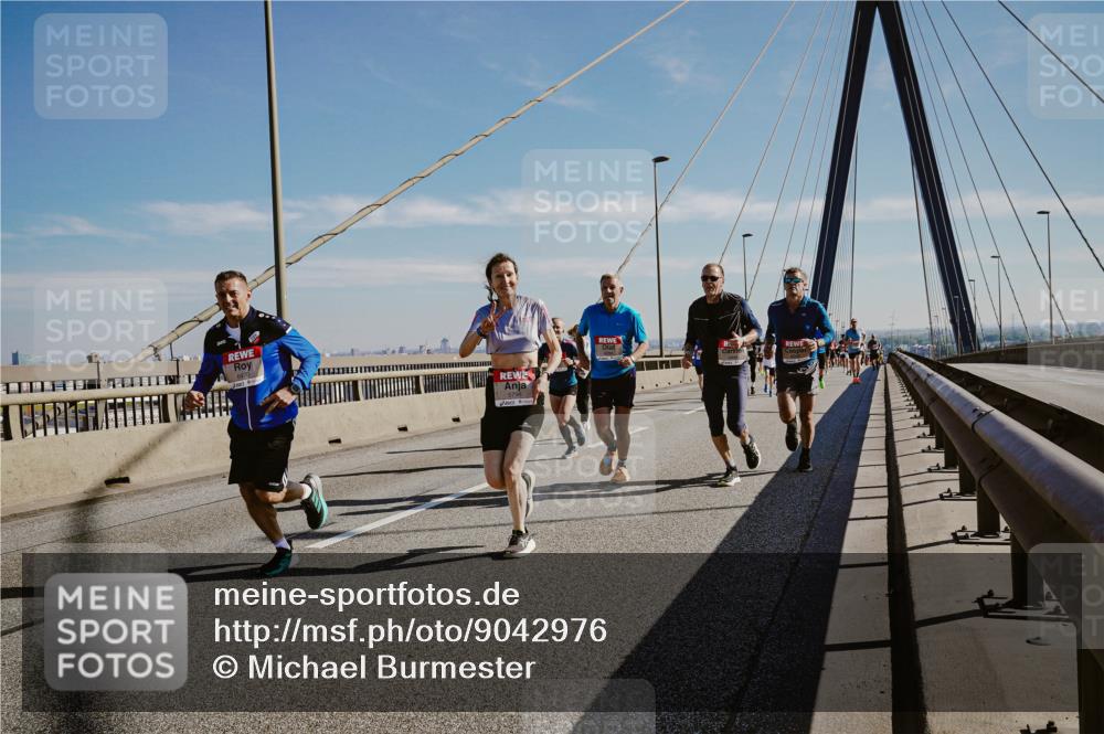 03.10.2025 - Köhlbrandbrückenlauf Michael Burmester http://msf.ph/oto/9042976 03.10.2025 12:24:22 Position 1  meine-sportfotos.de