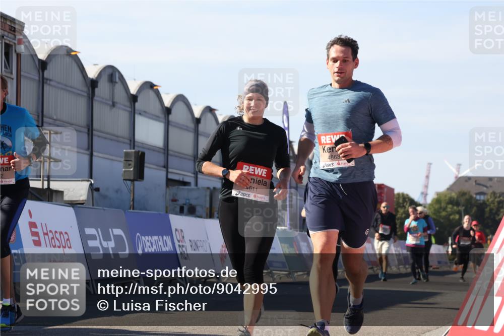 03.10.2025 - Köhlbrandbrückenlauf Luisa Fischer http://msf.ph/oto/9042995 03.10.2025 13:37:34 Ziel 4611, 4863, 5190, 5241, 5550, 5551, 5756, 6133, 6402 meine-sportfotos.de