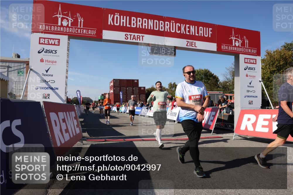 03.10.2025 - Köhlbrandbrückenlauf Lena Gebhardt http://msf.ph/oto/9042997 03.10.2025 13:18:35 Ziel 4154, 4280, 4341, 4560, 4606, 4796, 4812, 4819, 4826, 4882, 5115, 5178, 5192, 5722, 6084, 6596, 6700, 6758 meine-sportfotos.de