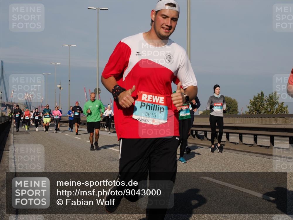 03.10.2025 - Köhlbrandbrückenlauf Fabian Wolf http://msf.ph/oto/9043000 03.10.2025 09:56:14 Position 3 13, 61, 3615 meine-sportfotos.de