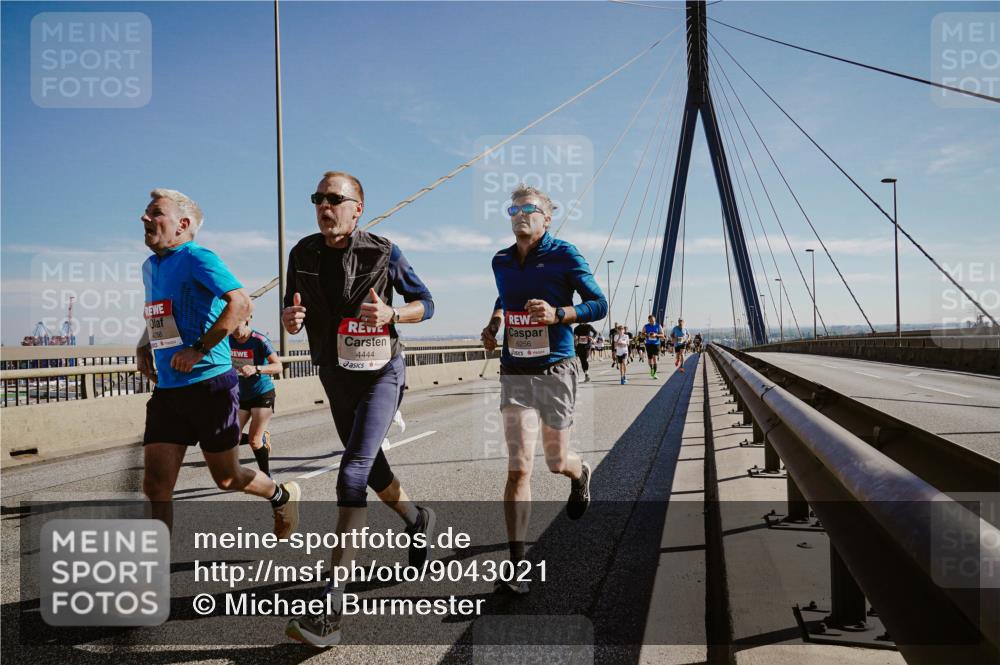 03.10.2025 - Köhlbrandbrückenlauf Michael Burmester http://msf.ph/oto/9043021 03.10.2025 12:24:24 Position 1 4288, 95, 4444, 6256 meine-sportfotos.de