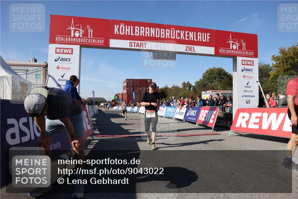 03.10.2025 - Köhlbrandbrückenlauf Lena Gebhardt http://msf.ph/oto/9043022 03.10.2025 12:59:22 Ziel 4108, 4119, 4226, 4371, 4441, 4940, 6036, 6154, 6390, 6391, 6478, 6484, 6493, 6609 meine-sportfotos.de