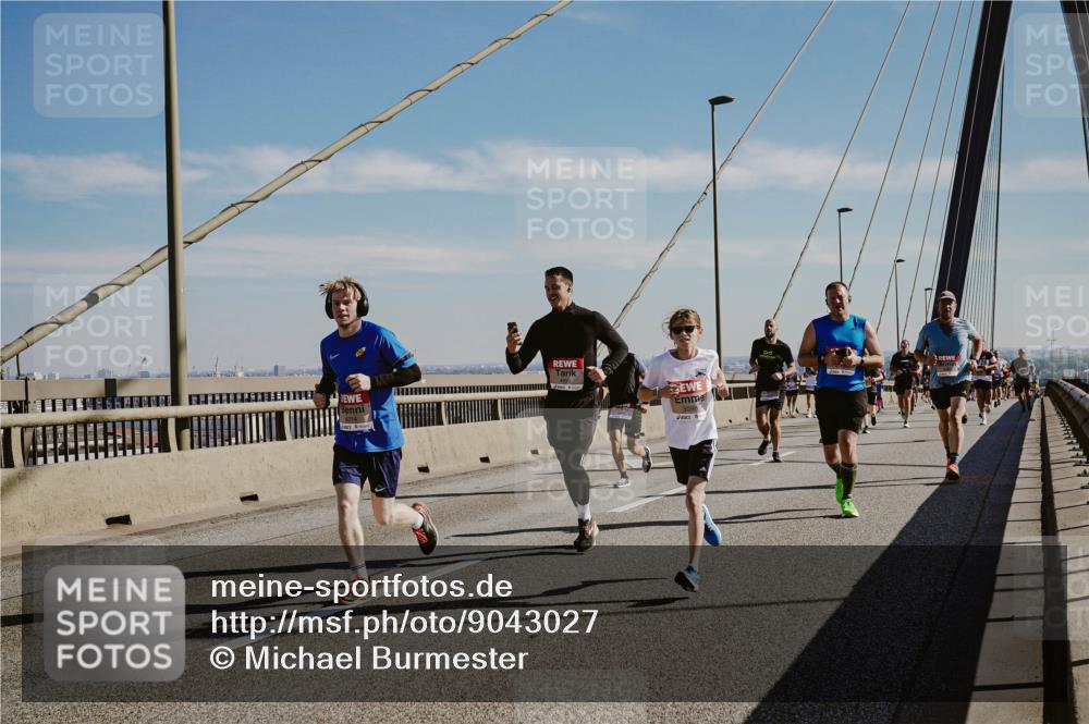 03.10.2025 - Köhlbrandbrückenlauf Michael Burmester http://msf.ph/oto/9043027 03.10.2025 12:24:27 Position 1 5098 meine-sportfotos.de