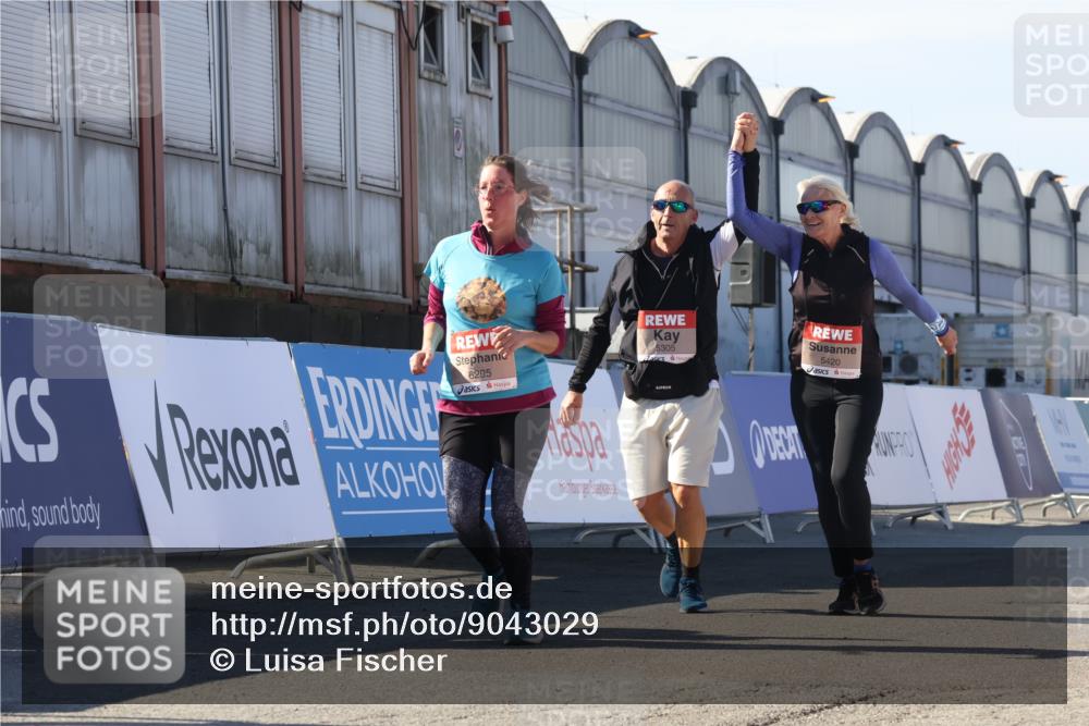 03.10.2025 - Köhlbrandbrückenlauf Luisa Fischer http://msf.ph/oto/9043029 03.10.2025 13:37:46 Ziel 4014, 4611, 4863, 5201, 5305, 5384, 5420, 5756, 6295, 6402 meine-sportfotos.de