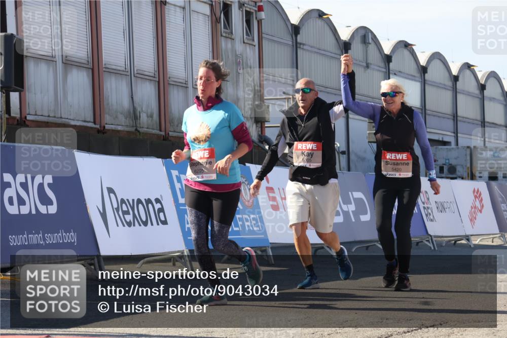 03.10.2025 - Köhlbrandbrückenlauf Luisa Fischer http://msf.ph/oto/9043034 03.10.2025 13:37:46 Ziel 4014, 4611, 4863, 5201, 5305, 5384, 5420, 5756, 6295, 6402 meine-sportfotos.de