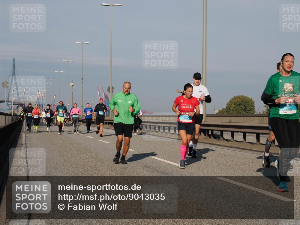 03.10.2025 - Köhlbrandbrückenlauf Fabian Wolf http://msf.ph/oto/9043035 03.10.2025 09:56:16 Position 3 3793, 3186 meine-sportfotos.de