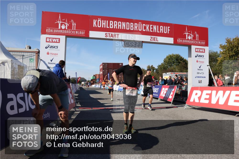 03.10.2025 - Köhlbrandbrückenlauf Lena Gebhardt http://msf.ph/oto/9043036 03.10.2025 12:59:23 Ziel 4108, 4119, 4226, 4371, 4441, 4940, 6036, 6154, 6390, 6391, 6478, 6484, 6609 meine-sportfotos.de