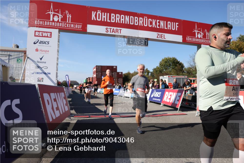 03.10.2025 - Köhlbrandbrückenlauf Lena Gebhardt http://msf.ph/oto/9043046 03.10.2025 13:18:38 Ziel 4154, 4280, 4606, 4796, 4812, 4819, 4826, 4882, 5115, 5178, 6084, 6429, 6500, 6596, 6700, 6758 meine-sportfotos.de