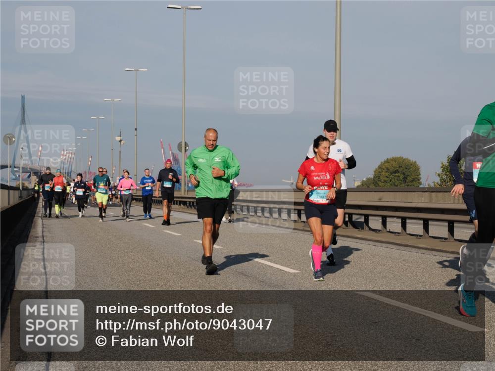 03.10.2025 - Köhlbrandbrückenlauf Fabian Wolf http://msf.ph/oto/9043047 03.10.2025 09:56:16 Position 3 3793 meine-sportfotos.de