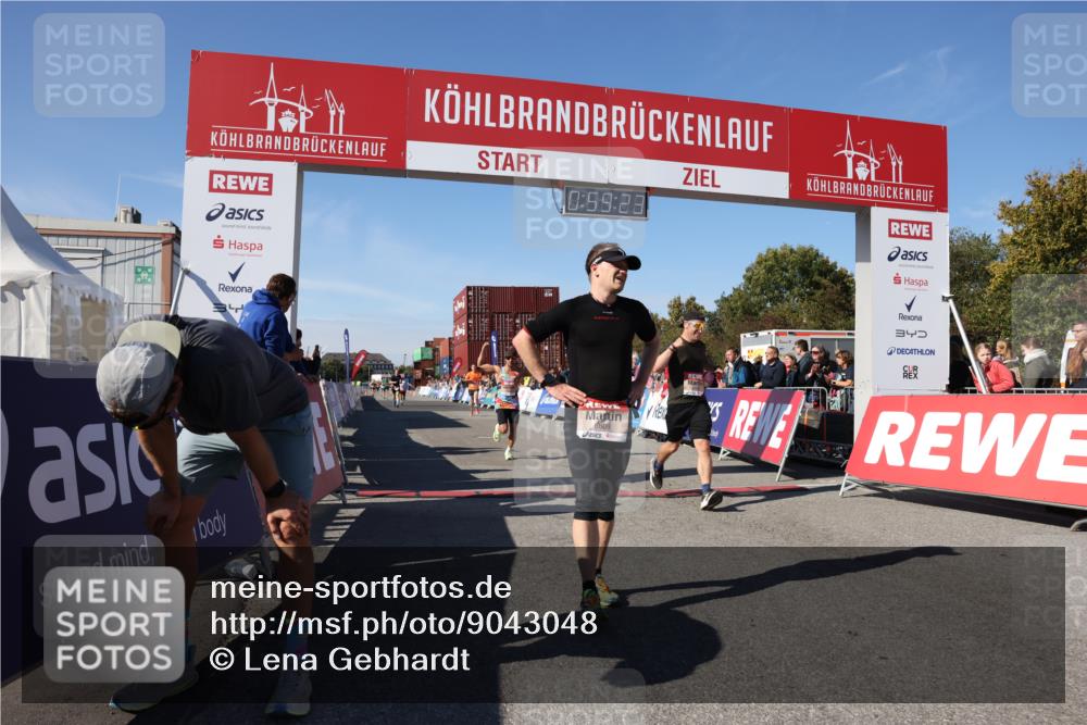 03.10.2025 - Köhlbrandbrückenlauf Lena Gebhardt http://msf.ph/oto/9043048 03.10.2025 12:59:23 Ziel 4108, 4119, 4226, 4371, 4441, 4940, 6036, 6154, 6390, 6391, 6478, 6484, 6609 meine-sportfotos.de