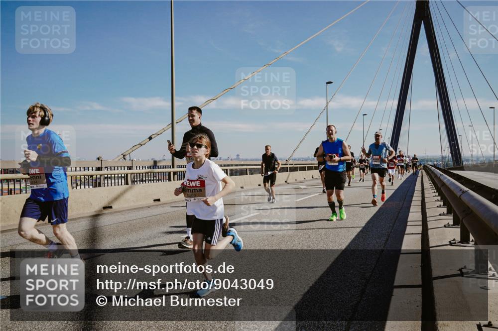 03.10.2025 - Köhlbrandbrückenlauf Michael Burmester http://msf.ph/oto/9043049 03.10.2025 12:24:28 Position 1 4214, 5098 meine-sportfotos.de