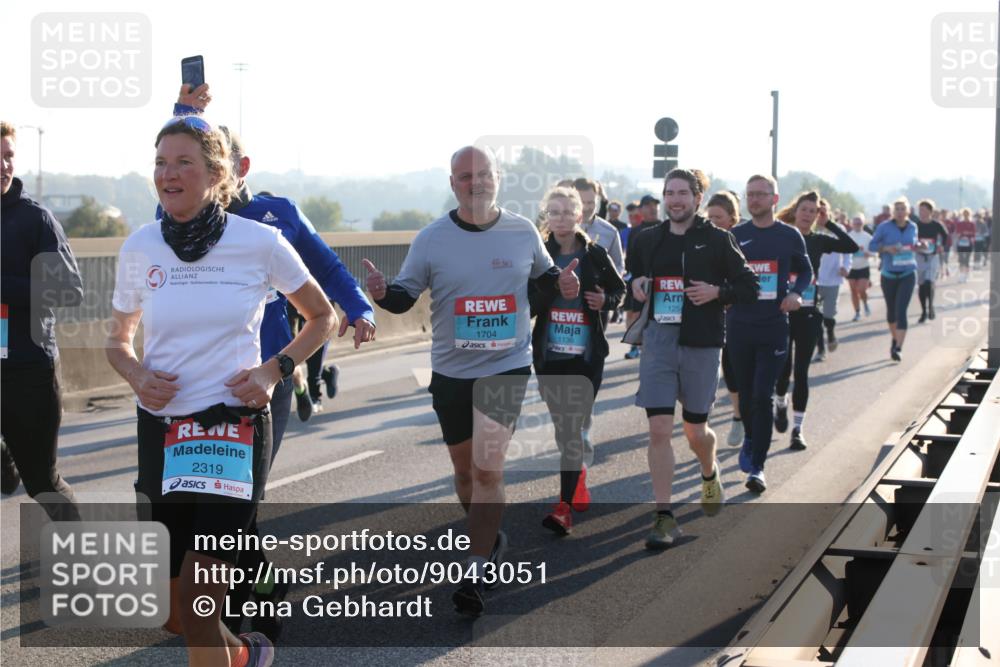 03.10.2025 - Köhlbrandbrückenlauf Lena Gebhardt http://msf.ph/oto/9043051 03.10.2025 09:26:23 Position 1 2319, 1704, 1136, 125 meine-sportfotos.de
