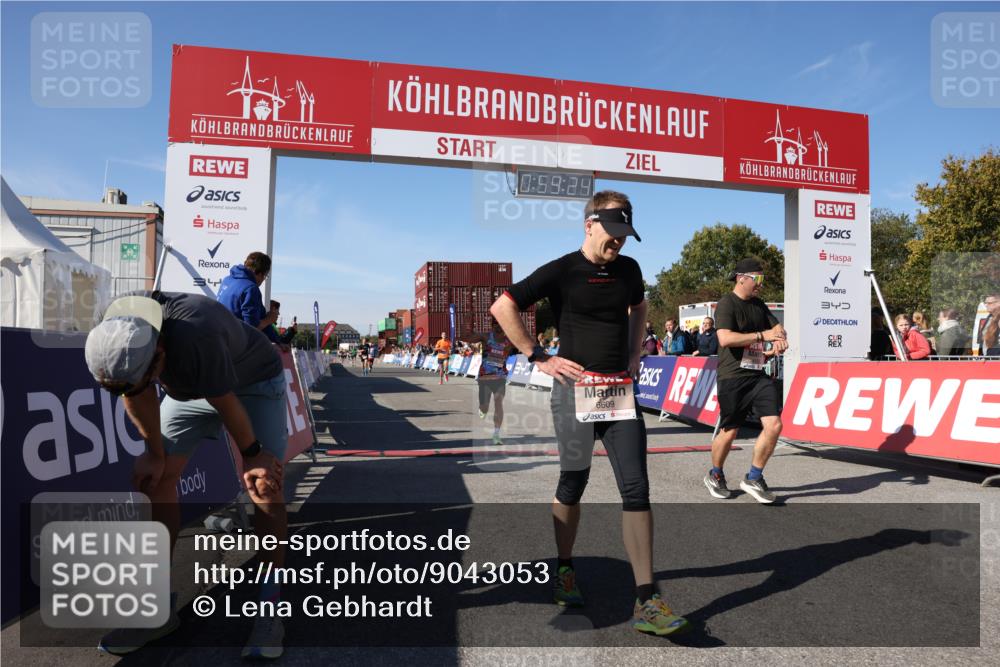 03.10.2025 - Köhlbrandbrückenlauf Lena Gebhardt http://msf.ph/oto/9043053 03.10.2025 12:59:24 Ziel 4108, 4119, 4226, 4371, 4441, 4940, 6060, 6154, 6391, 6484, 6609 meine-sportfotos.de