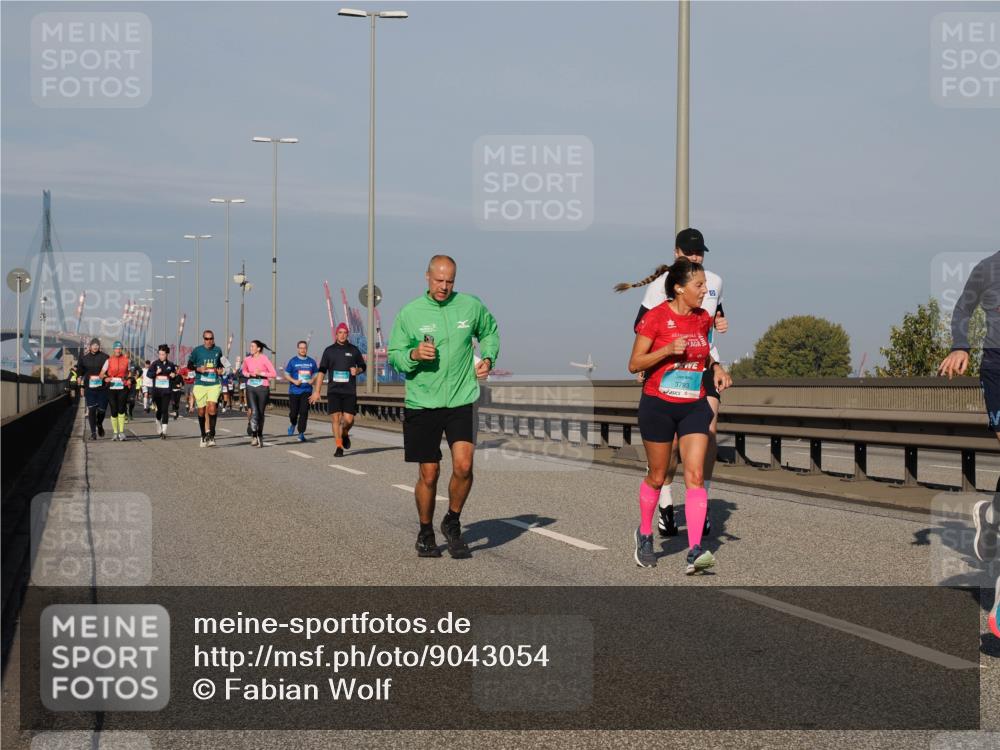 03.10.2025 - Köhlbrandbrückenlauf Fabian Wolf http://msf.ph/oto/9043054 03.10.2025 09:56:16 Position 3 2325, 3793 meine-sportfotos.de
