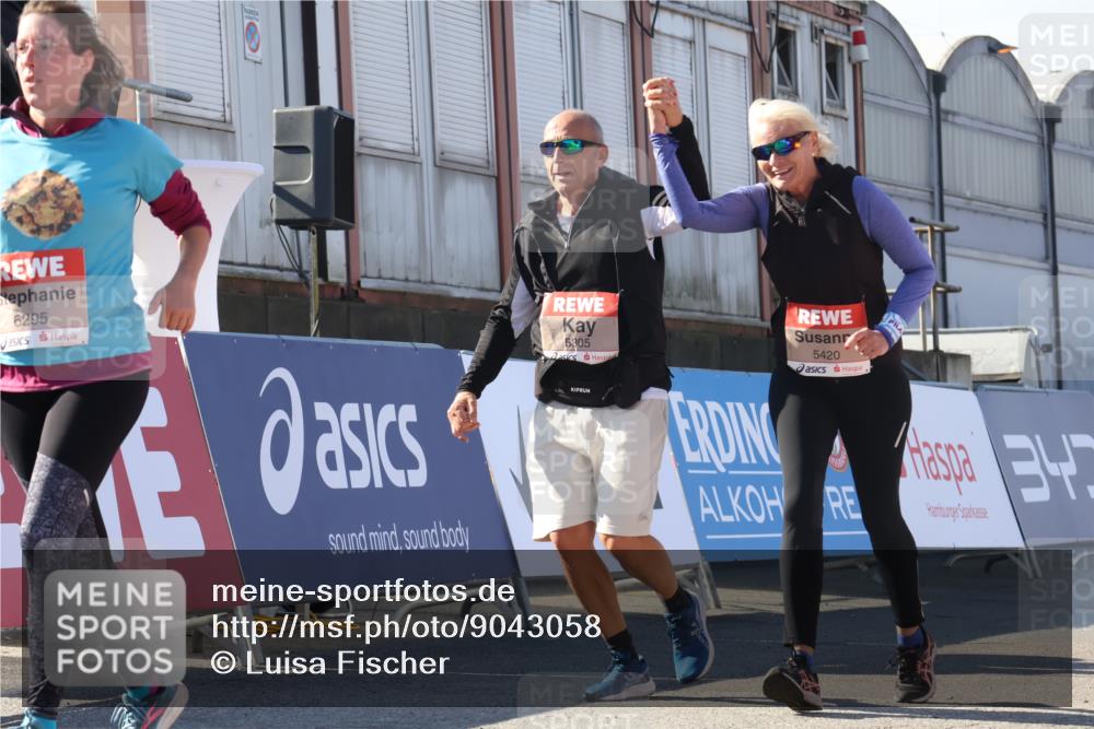 03.10.2025 - Köhlbrandbrückenlauf Luisa Fischer http://msf.ph/oto/9043058 03.10.2025 13:37:48 Ziel 4014, 5201, 5305, 5384, 5420, 5756, 6295 meine-sportfotos.de