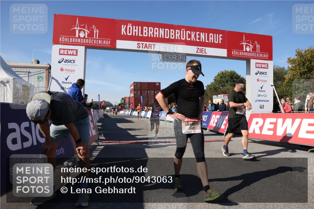 03.10.2025 - Köhlbrandbrückenlauf Lena Gebhardt http://msf.ph/oto/9043063 03.10.2025 12:59:24 Ziel 4108, 4119, 4226, 4371, 4441, 4940, 6060, 6154, 6391, 6484, 6609 meine-sportfotos.de