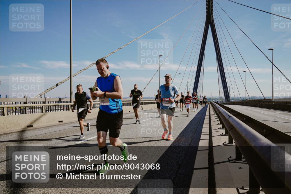 03.10.2025 - Köhlbrandbrückenlauf Michael Burmester http://msf.ph/oto/9043068 03.10.2025 12:24:29 Position 1 212 meine-sportfotos.de