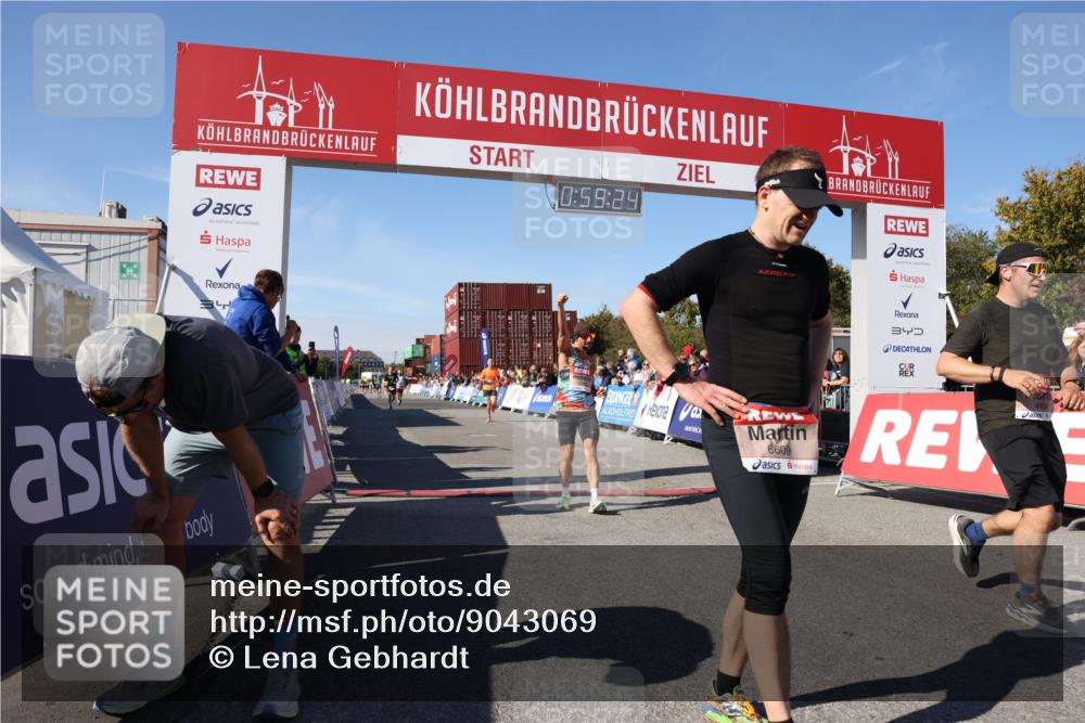 03.10.2025 - Köhlbrandbrückenlauf Lena Gebhardt http://msf.ph/oto/9043069 03.10.2025 12:59:25 Ziel 4108, 4119, 4371, 4441, 4940, 6060, 6154, 6391, 6484, 6609 meine-sportfotos.de