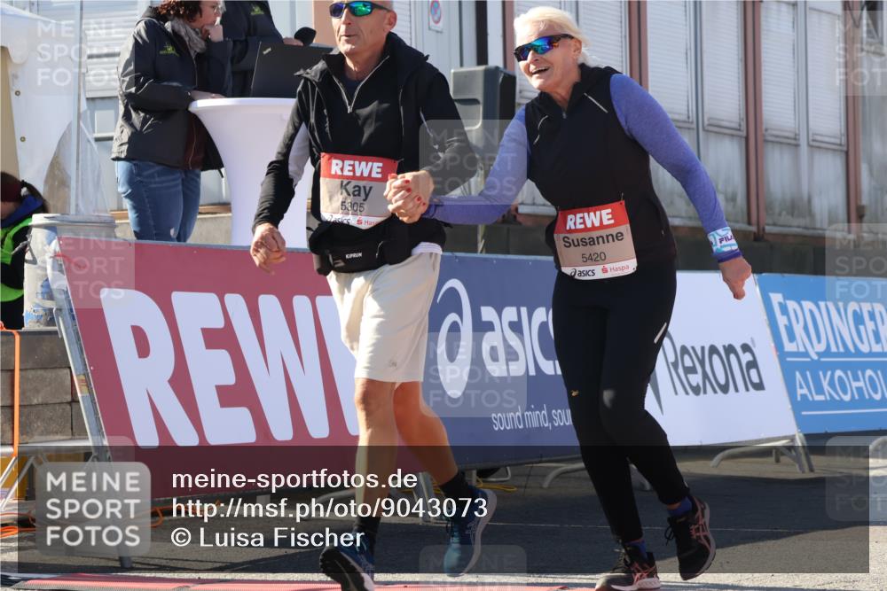 03.10.2025 - Köhlbrandbrückenlauf Luisa Fischer http://msf.ph/oto/9043073 03.10.2025 13:37:49 Ziel 4014, 5201, 5305, 5384, 5420, 6295 meine-sportfotos.de