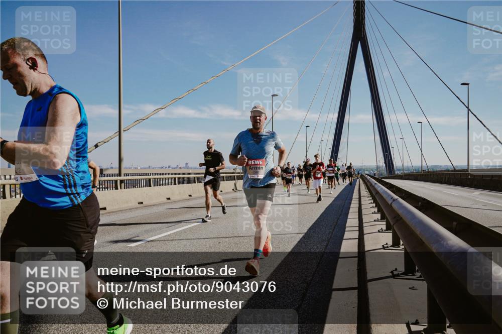 03.10.2025 - Köhlbrandbrückenlauf Michael Burmester http://msf.ph/oto/9043076 03.10.2025 12:24:30 Position 1 4390 meine-sportfotos.de