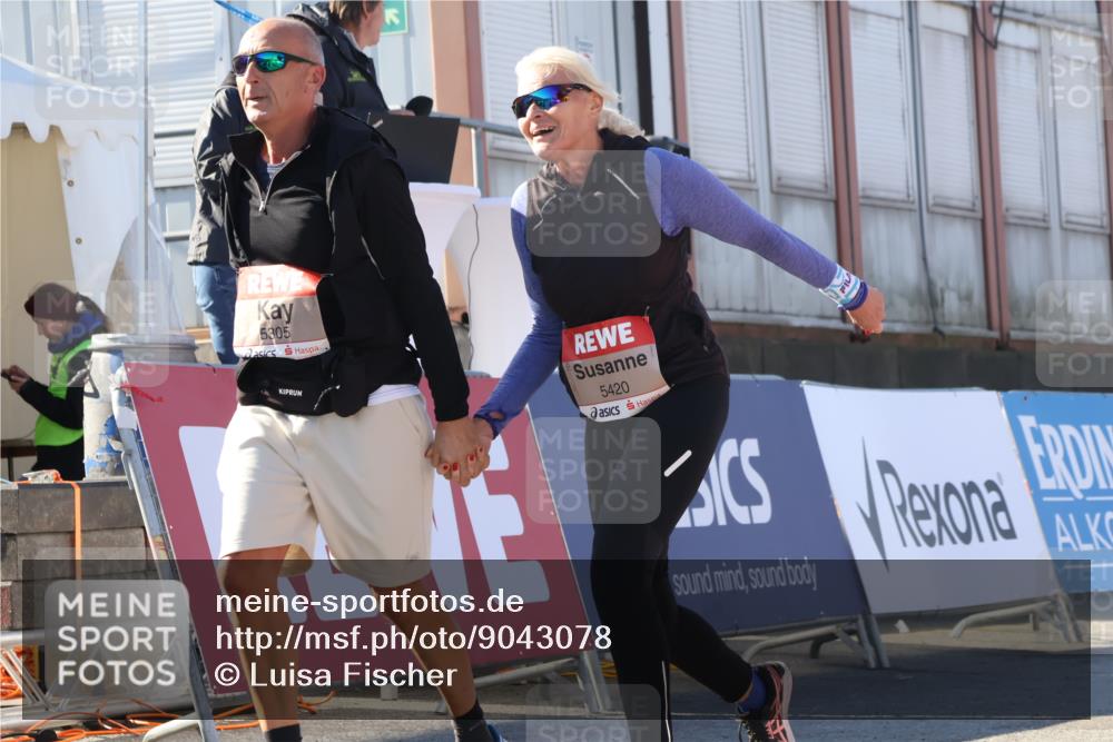 03.10.2025 - Köhlbrandbrückenlauf Luisa Fischer http://msf.ph/oto/9043078 03.10.2025 13:37:49 Ziel 4014, 5201, 5305, 5384, 5420, 6295 meine-sportfotos.de