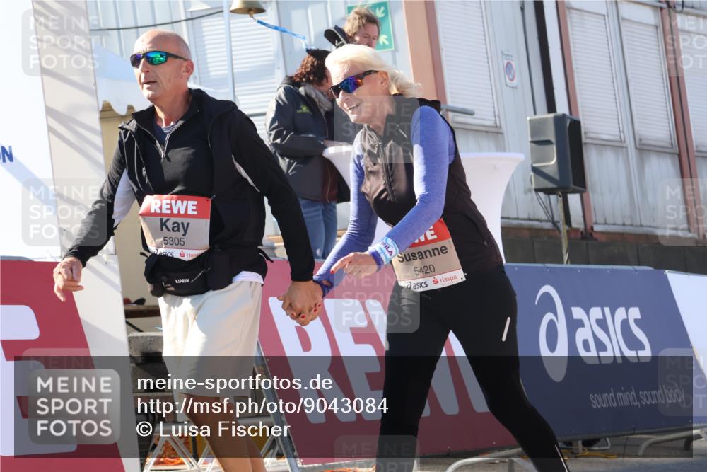 03.10.2025 - Köhlbrandbrückenlauf Luisa Fischer http://msf.ph/oto/9043084 03.10.2025 13:37:49 Ziel 4014, 5201, 5305, 5384, 5420, 6295 meine-sportfotos.de