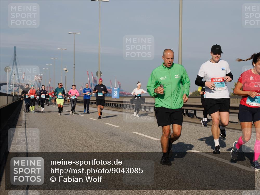 03.10.2025 - Köhlbrandbrückenlauf Fabian Wolf http://msf.ph/oto/9043085 03.10.2025 09:56:18 Position 3 3, 3157, 3793 meine-sportfotos.de